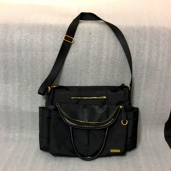 Skip Hop Chelsea Diaper Bag, Black w/ Gold Accents. - Picture 1 of 8